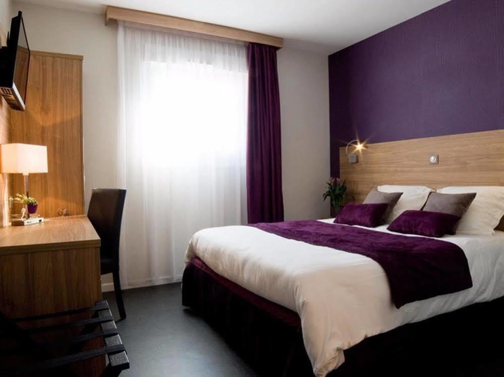 Logis Hotel Restaurant De La Madeleine Commercy Bagian luar foto